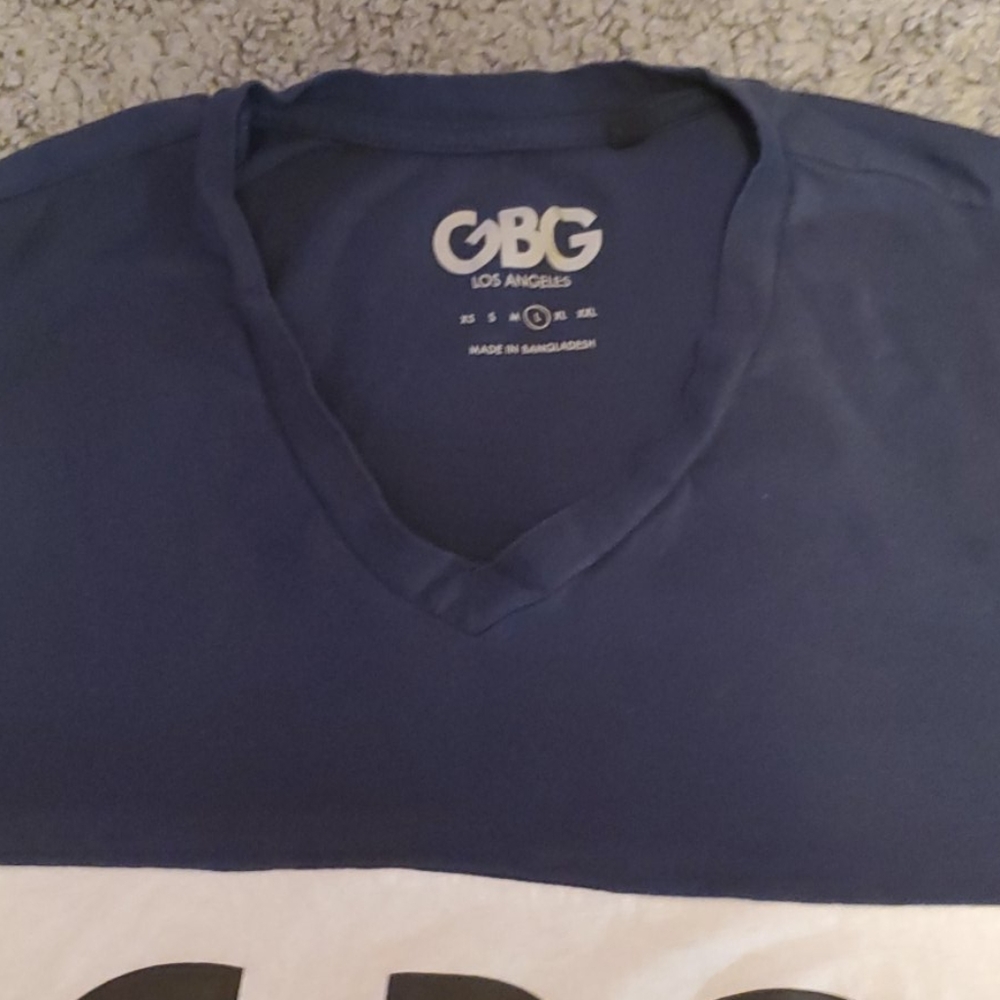 GUESS TSHIRT - Picture 2 of 2